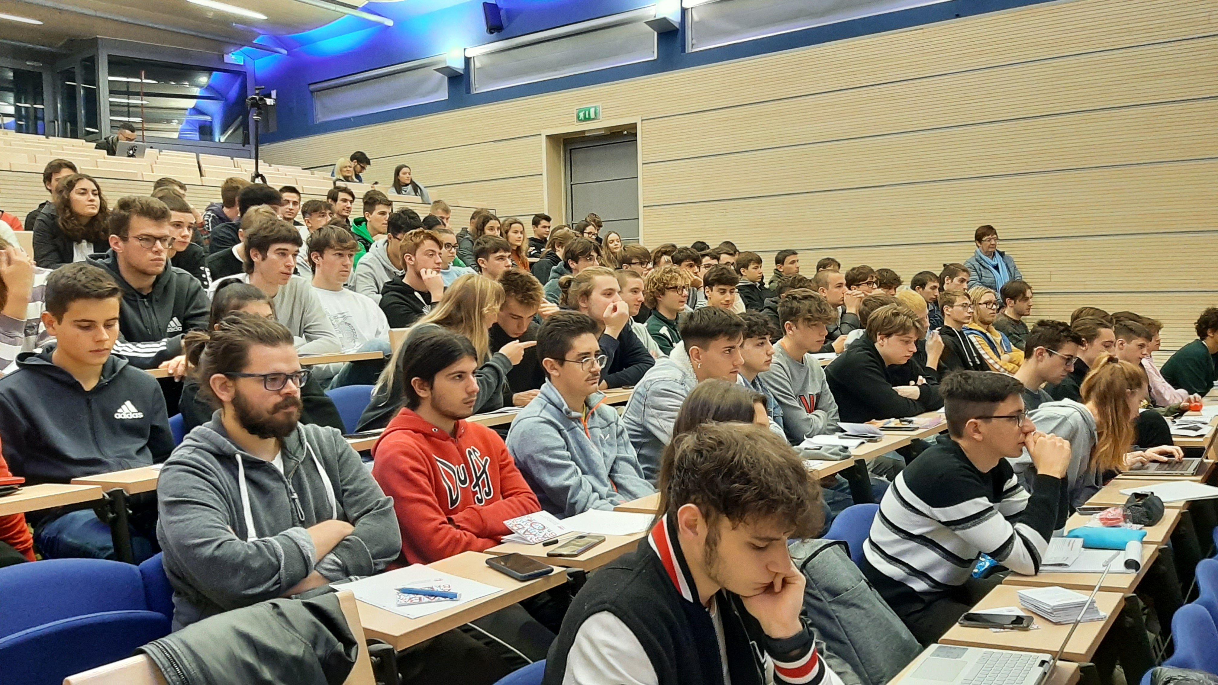 Immagine per Fidas al Galilei di Gorizia, tanti giovani interessati al dono del sangue